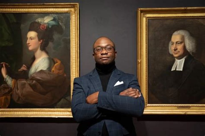 What does the museum curator say about Vincent?